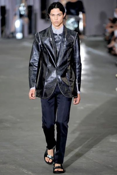 Look 13